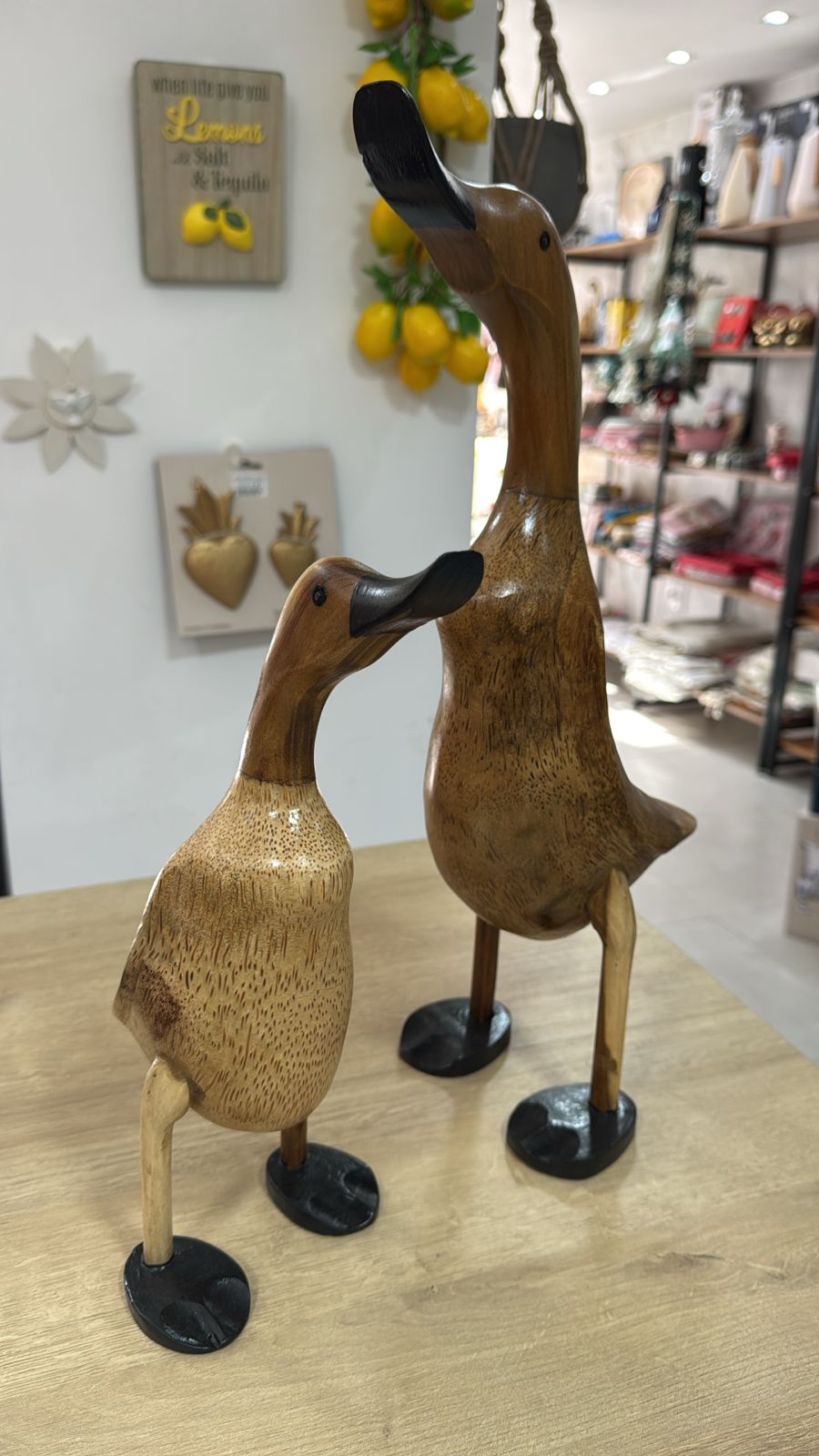 Pato Decorativo em Madeira Natural – Grande