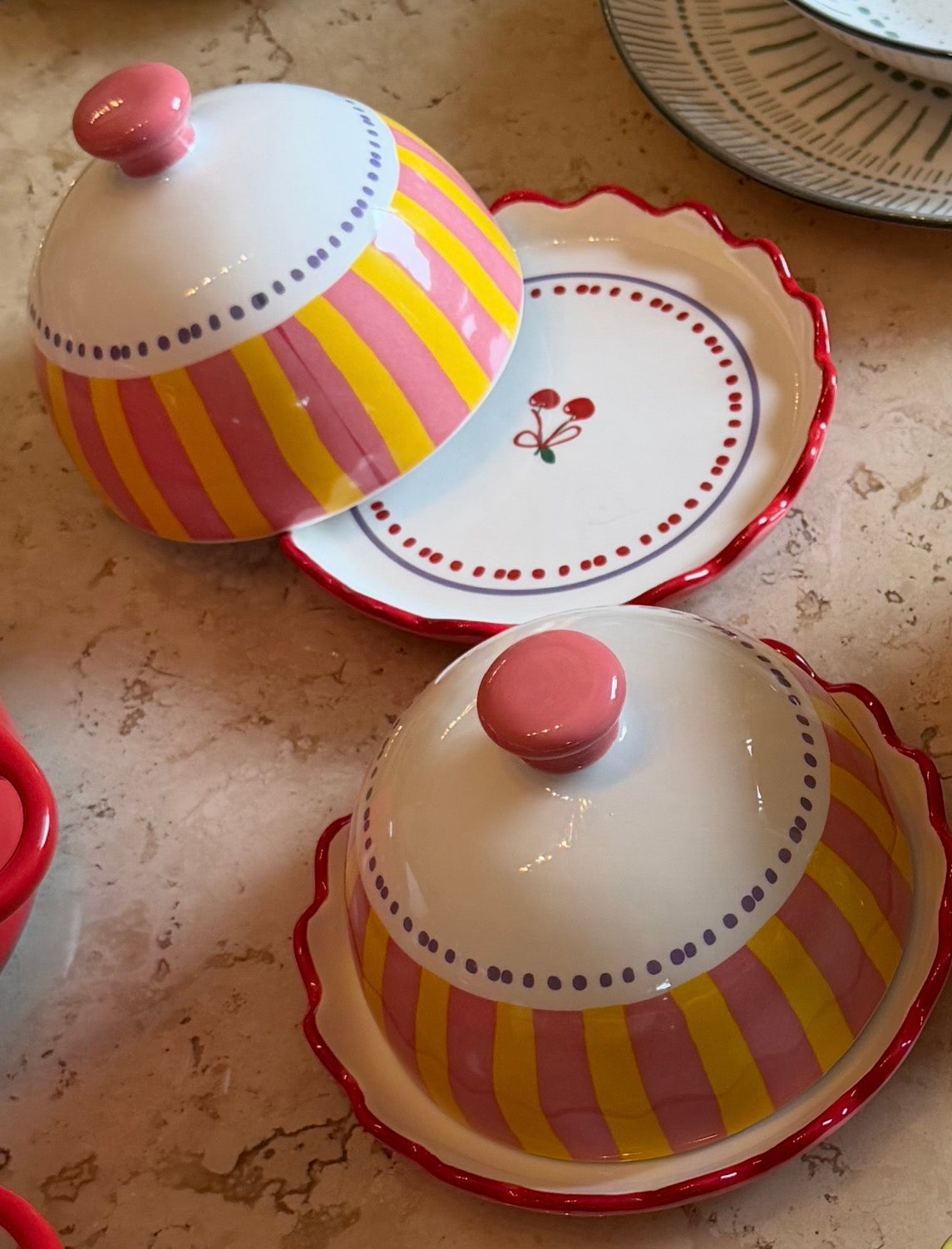 Manteigueira Decorativa Cerejas Candy Colors com Tampa