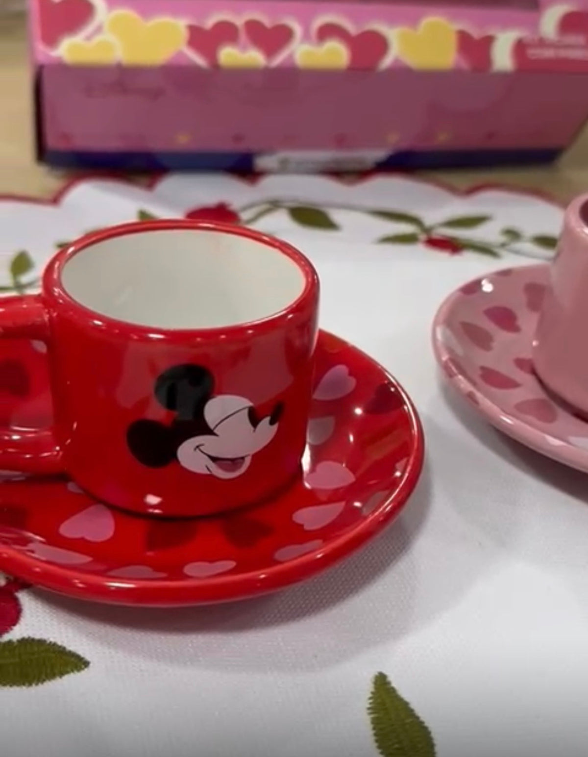 Kit Disney Minnie com Xícara e Pires – Jogo Fofo para Café e Lanchinho