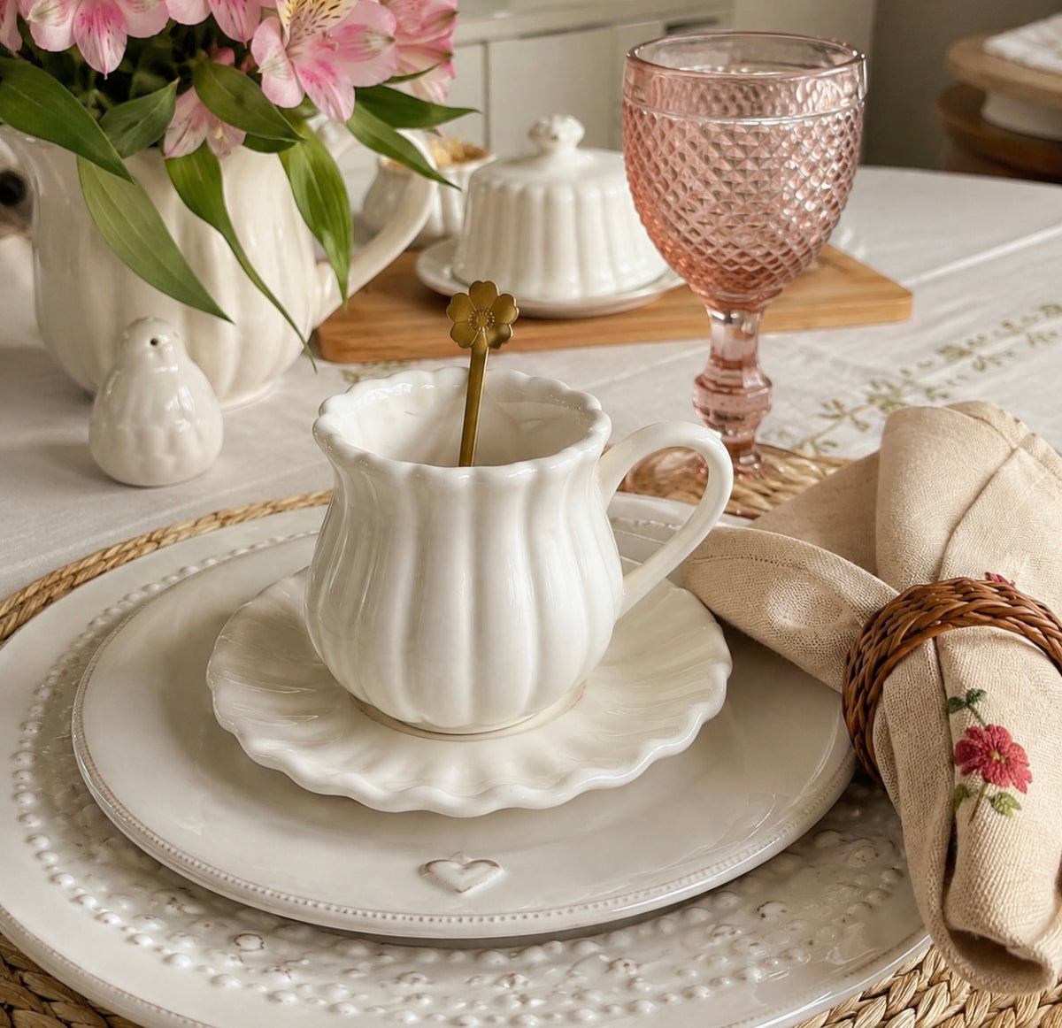 Xícara de Chá com Pires em Porcelana Branca – 250 ml