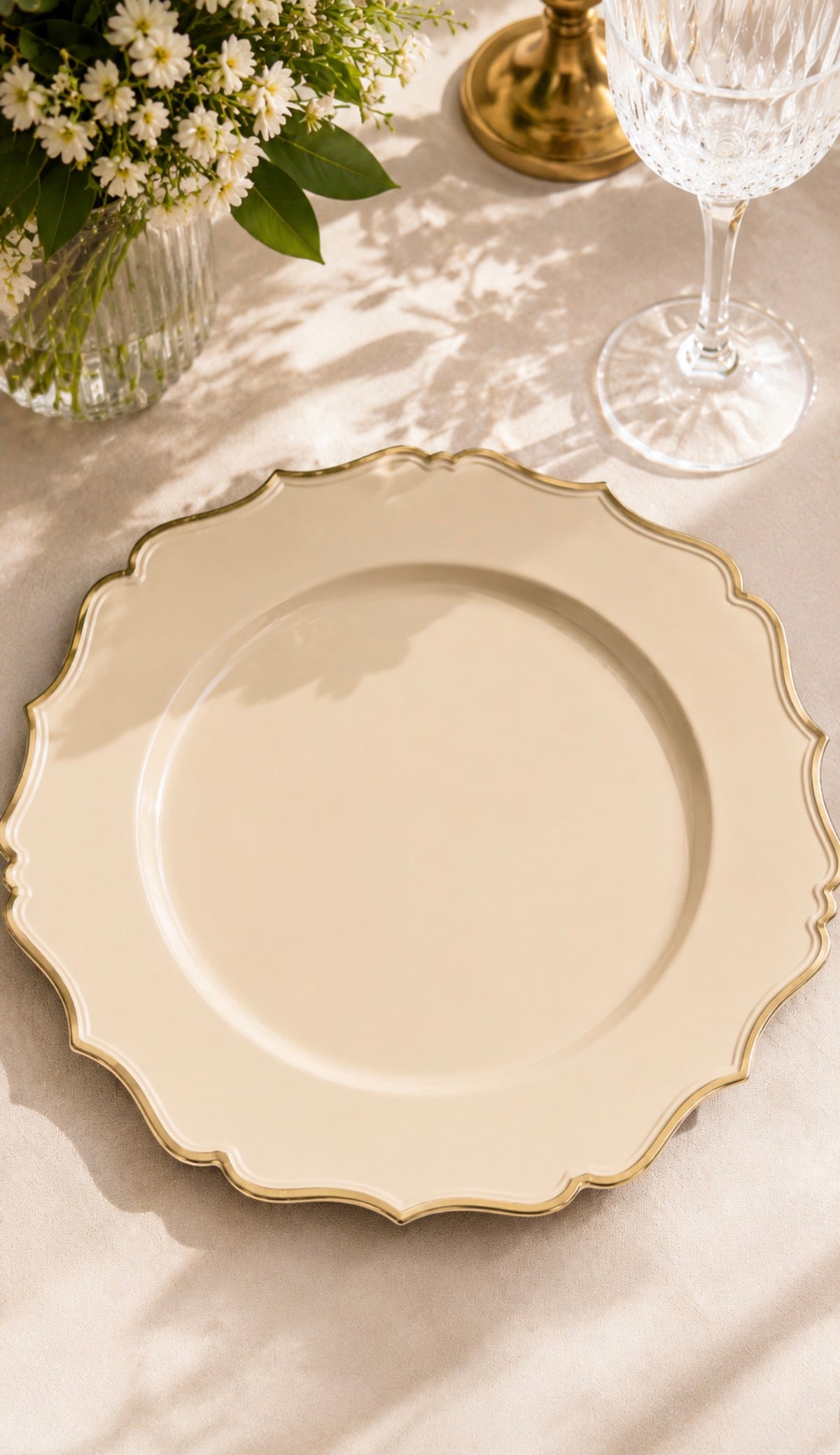 Sousplat Pearl Bege com Borda Dourada 35cm