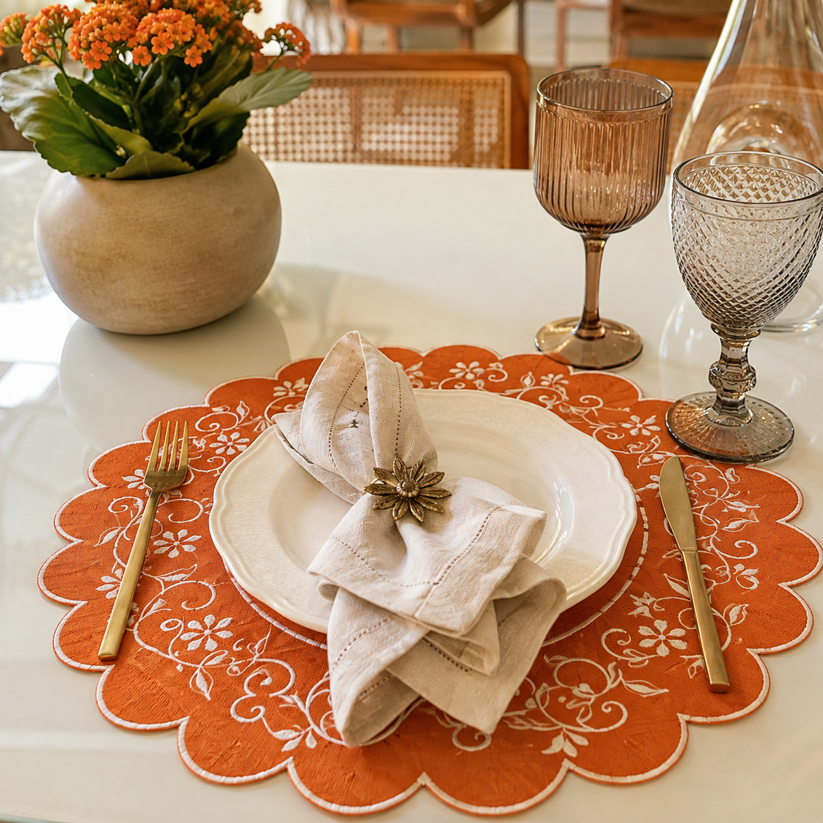 Lugar Americano Redondo Bordado Laranja Floral – Arabesco