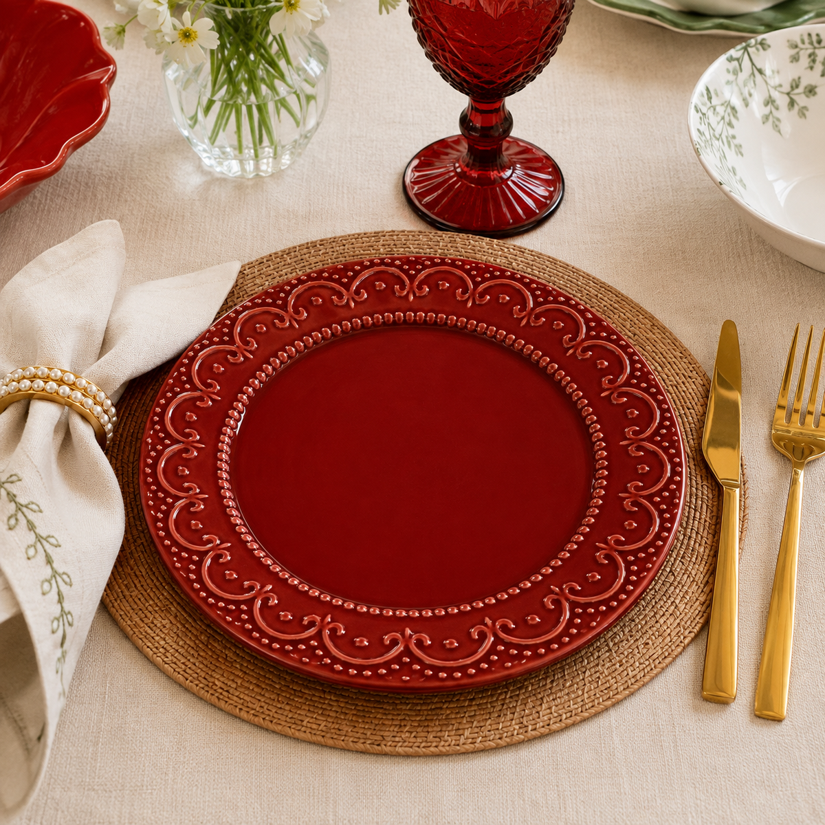 Prato Raso de Cerâmica Vermelho com Relevo e Contas – 27 cm